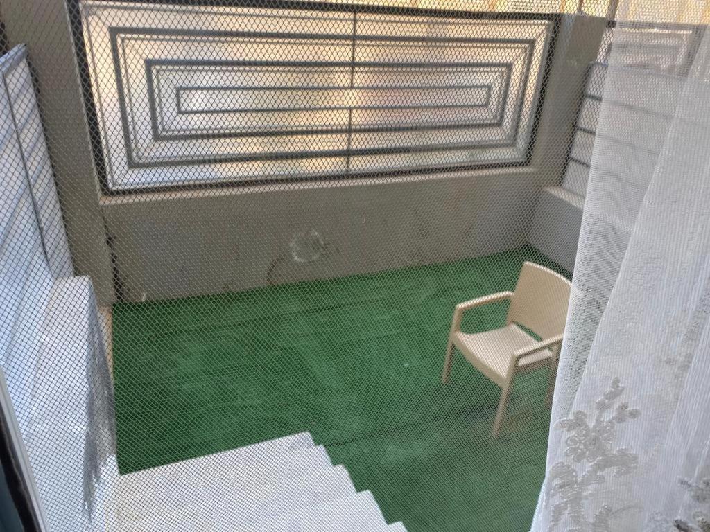 شقه فندقيه 3 غرف حمامين و مطبخ و حديقه خاصه امام الجامعه الامريكيه و مول Point 90 El El Cairo Exterior foto